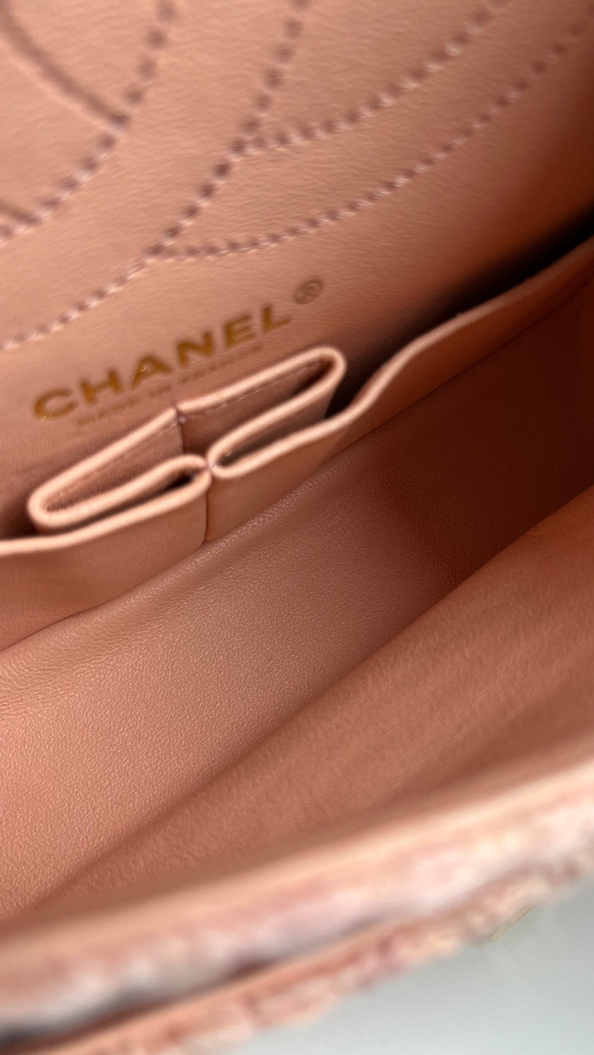 Like New. Chanel Small Reissue Tweed Pink. 23169035|4197