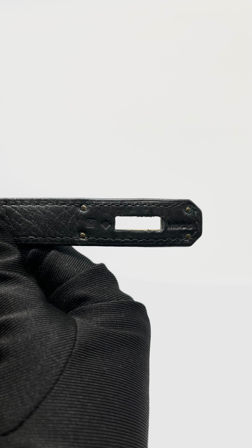 Preowned. Hermes Kelly 32 Black Clemence GHW. Square QMI48|14673