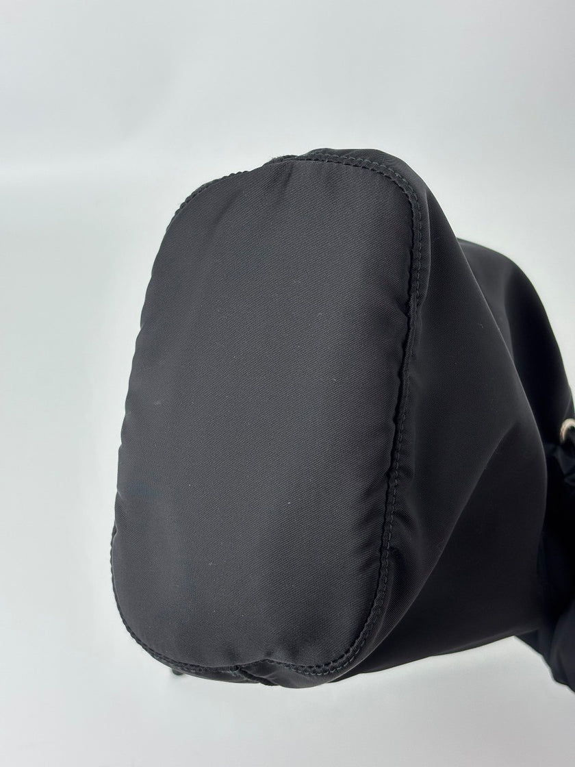 Preowned. Prada Drawstring Clutch Black. 224|5942