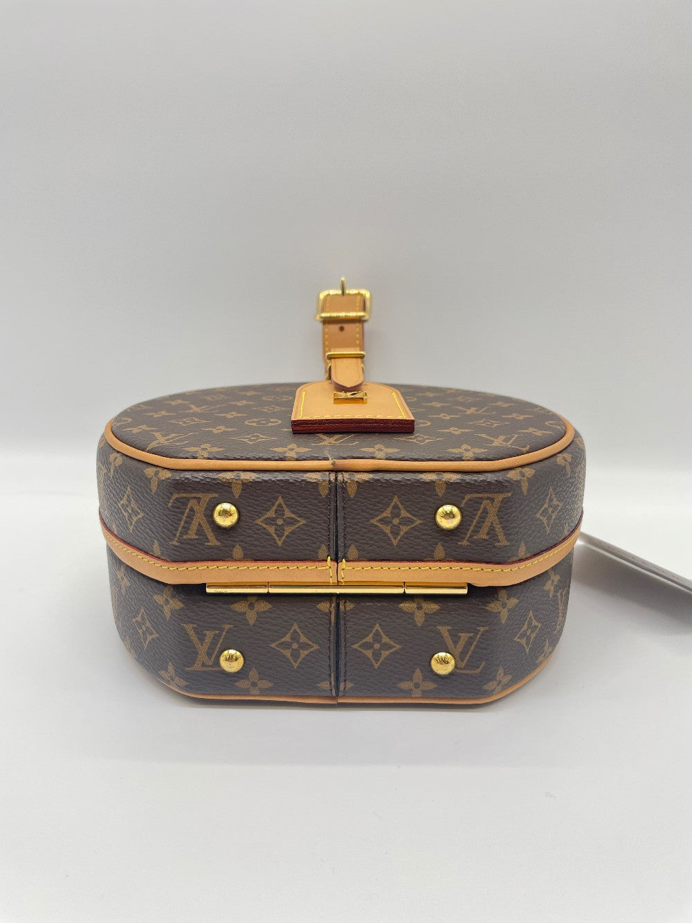 Preowned. LV Petite Boite Chapeau GHW. DR5517|9155