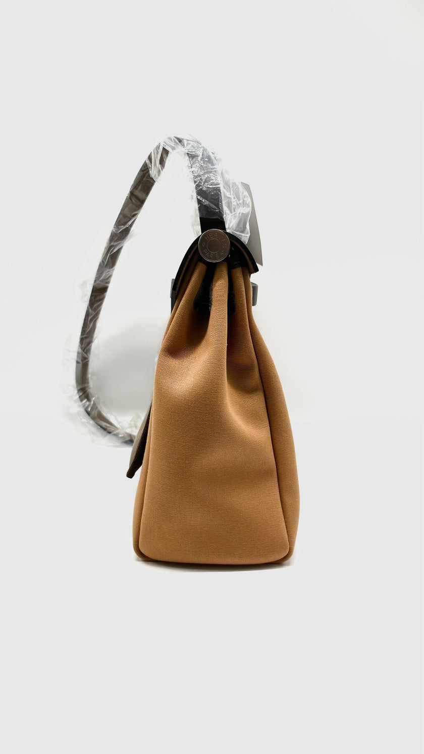 Brand New. Hermes Herbag Zip Retourne 31 Toile Officier Dune Etoupe /Ebene PHW. UTS005AU|9820