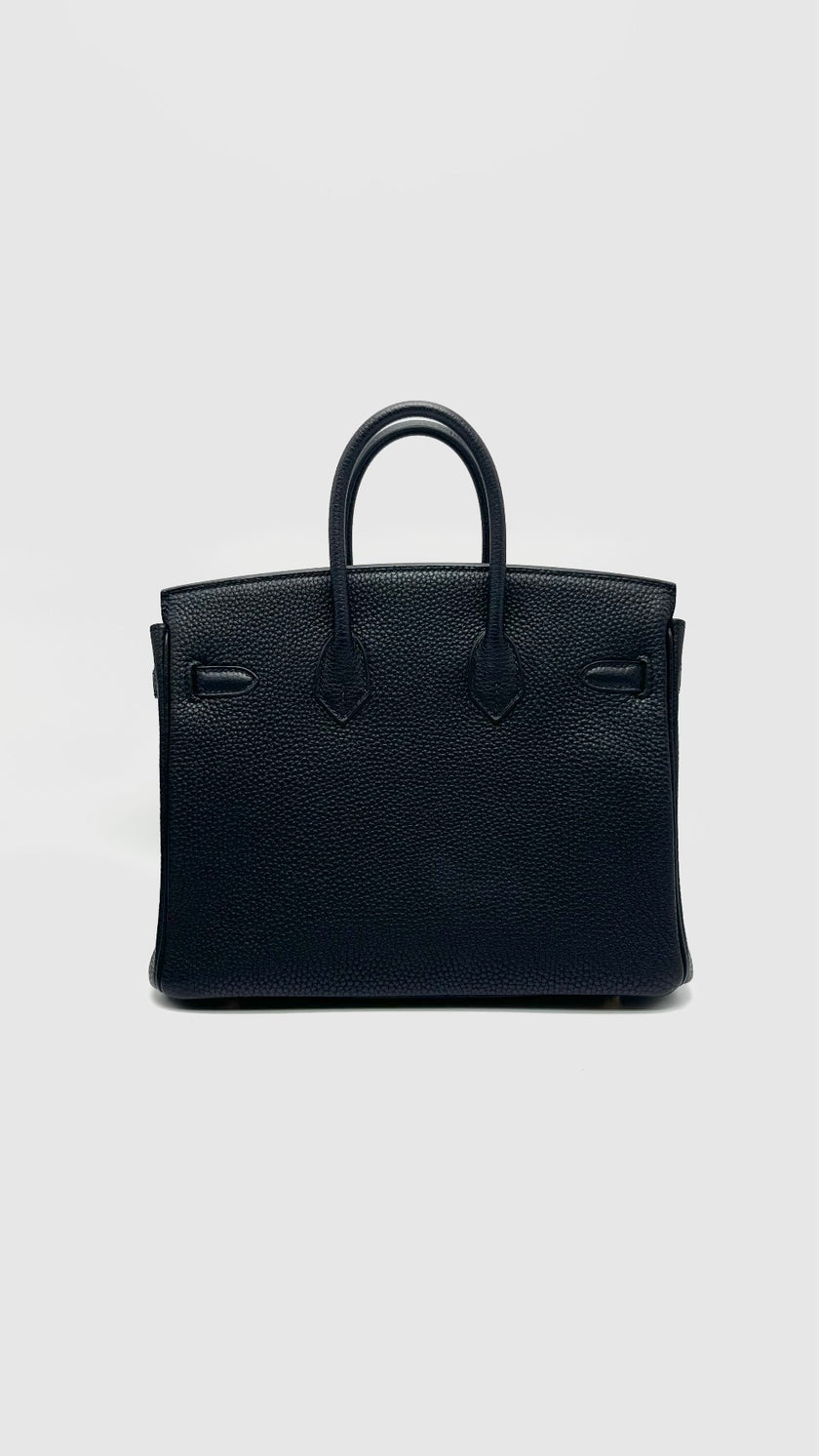 Like New. Hermes Birkin 25 Black Togo GHW. UPY663TN|16270