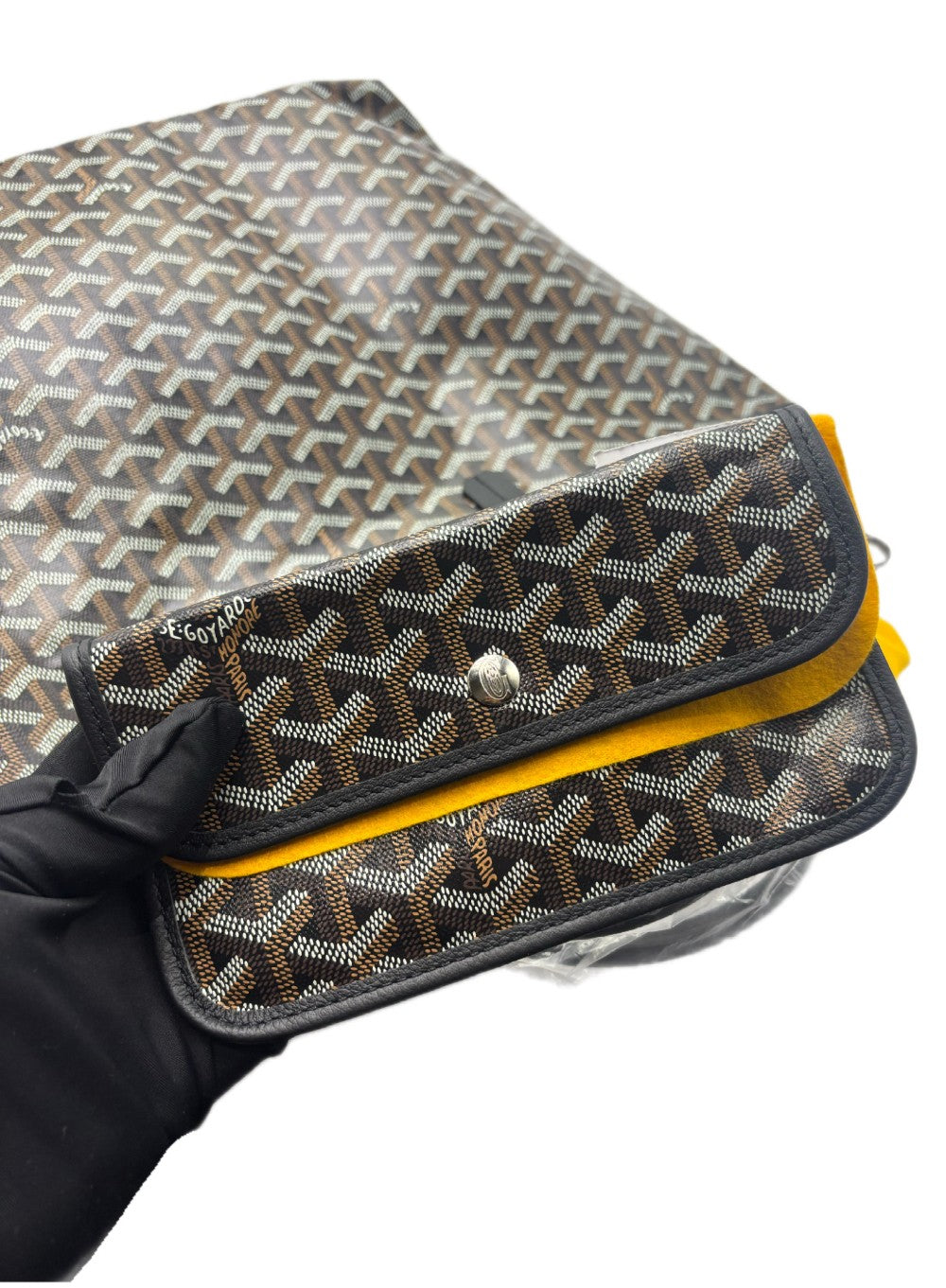 Brand New. Goyard St. Louis PM Black. CHN020263|17149