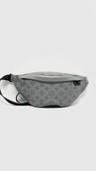 Like New. LV Discovery Bumbag Monogram Eclipse Gray. Microchip|13463