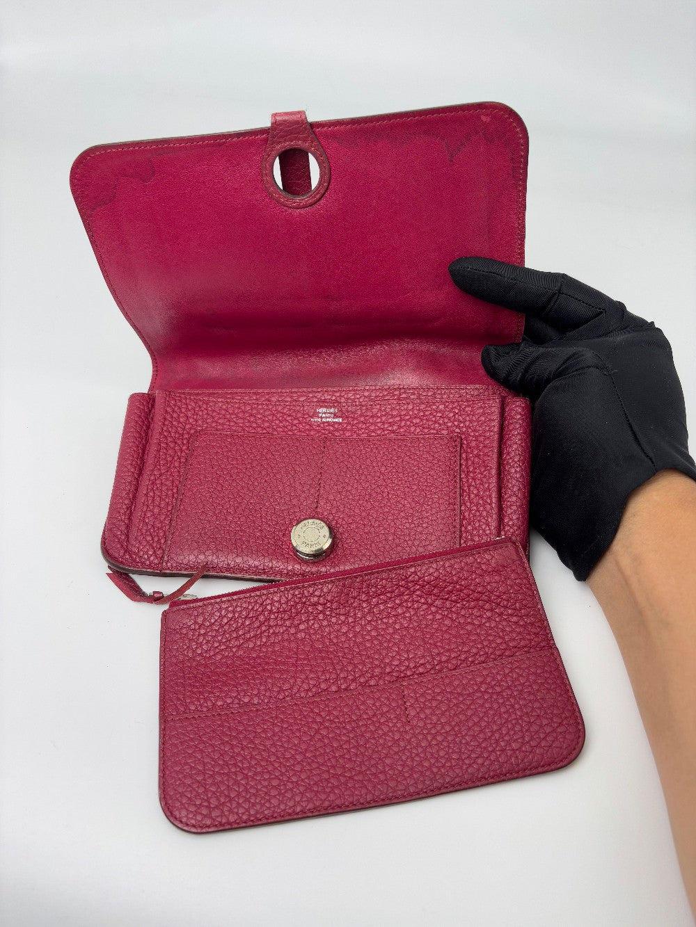 Preowned. Hermes Dogon Wallet Rubis|6987
