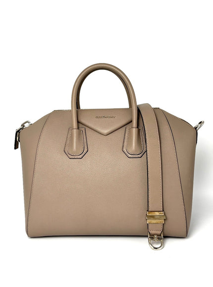 Preowned. Givenchy Antigona Medium Nude. MPB1116|9529