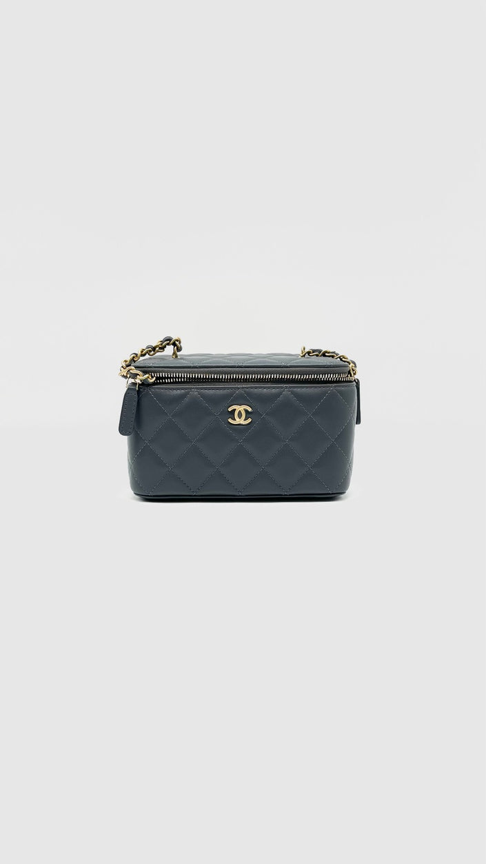 Brand New. Chanel Small Pearl Crush Vanity Case Gray Lambskin GHW. C2P0G450|15120