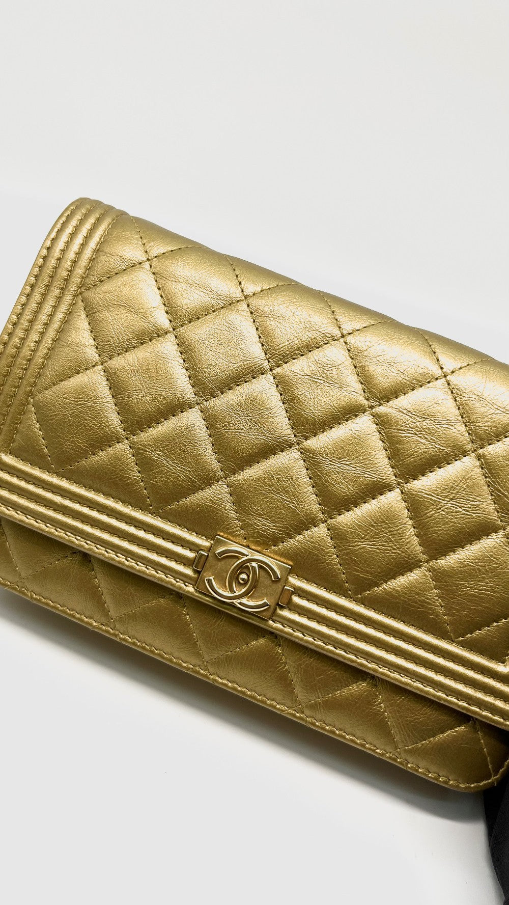 Preowned. Chanel WOC Gold Calfskin GHW. 20058446|13868