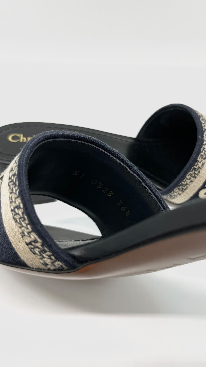 Unused. Dior Dway Sandal Deep Blue Embroidered.36.5|10534