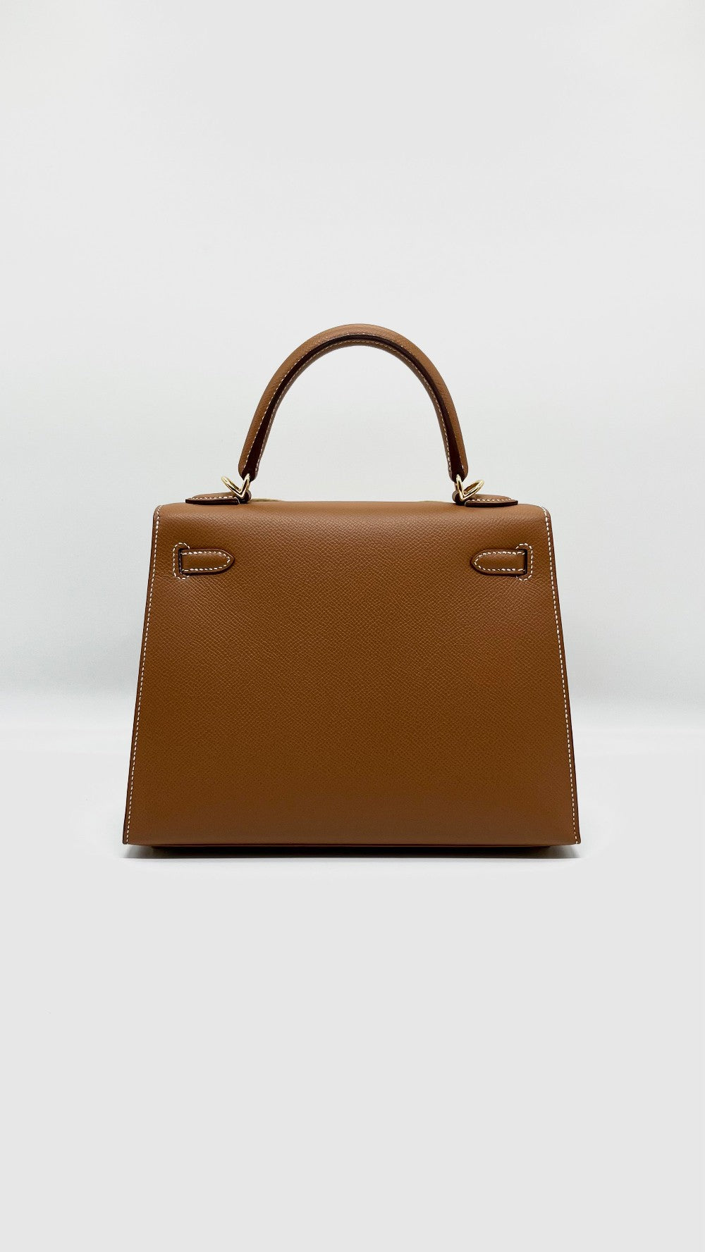 Unused. Hermes Kelly 25 Gold Epsom Sellier GHW. ZMU537NF|5773