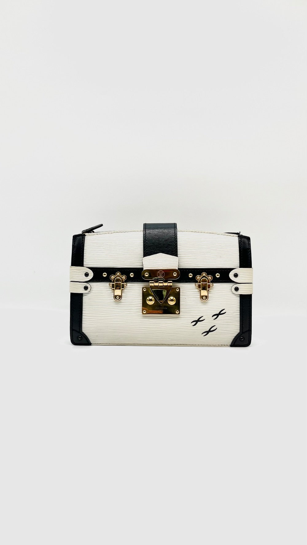 Preowned. LV Epi Trunk Clutch White/ Black GHW. MCHP|15085