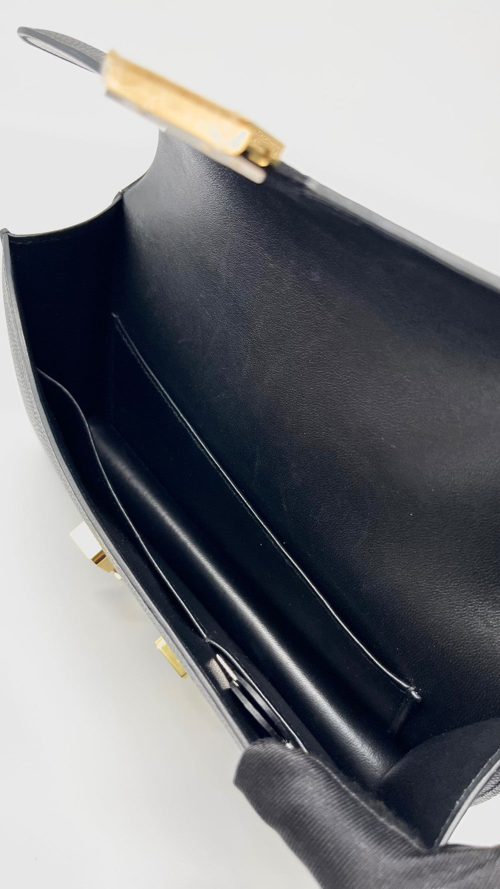 Preowned. Hermes Constance Elan Epsom Black GHW. KSA893WH|14990