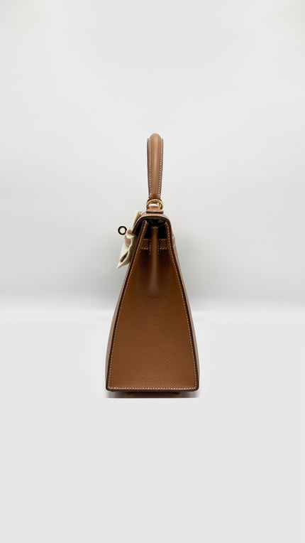 Unused. Hermes Kelly 25 Gold Epsom Sellier GHW. ZMU537NF|5772