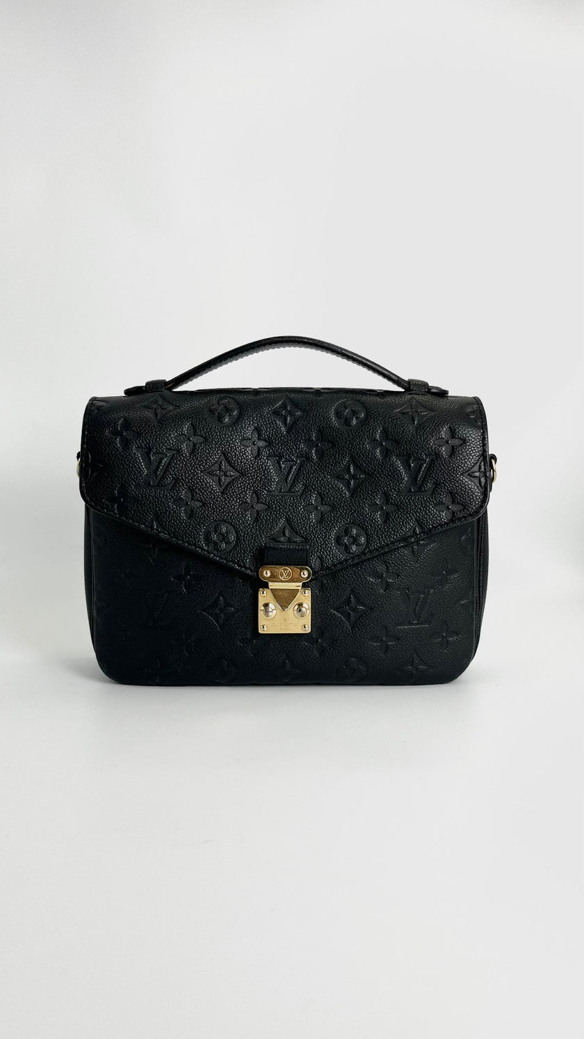 Preowned. LV Metis Black. AR4167|4895