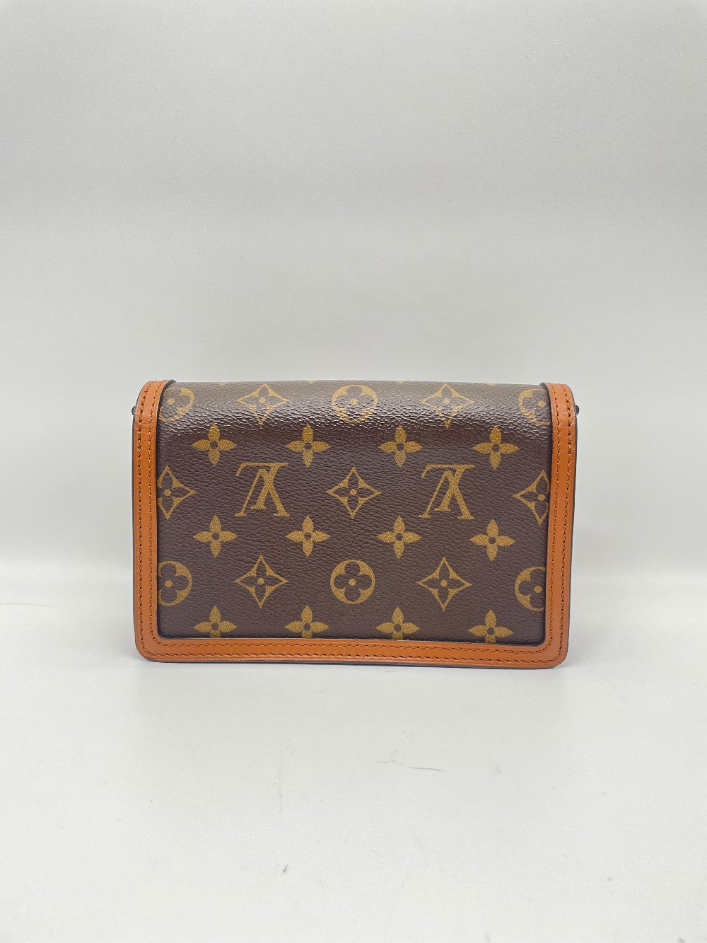 Preowned. LV Dauphine Chain Wallet Monogram And Monogram Reverse|13436