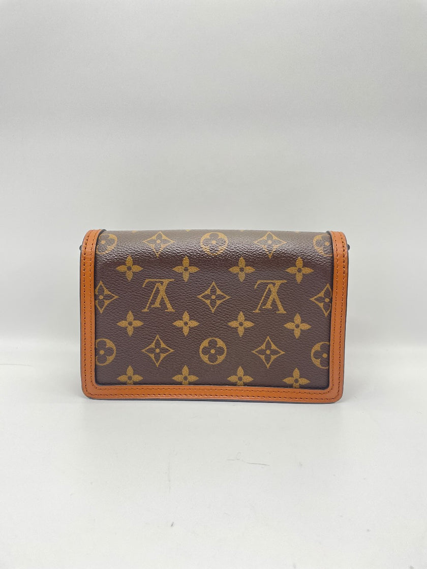 Preowned. LV Dauphine Chain Wallet Monogram And Monogram Reverse|13436