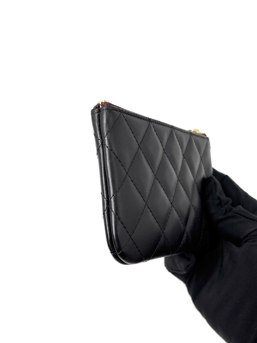 Unused. Chanel O Case Black. 25050858|6677