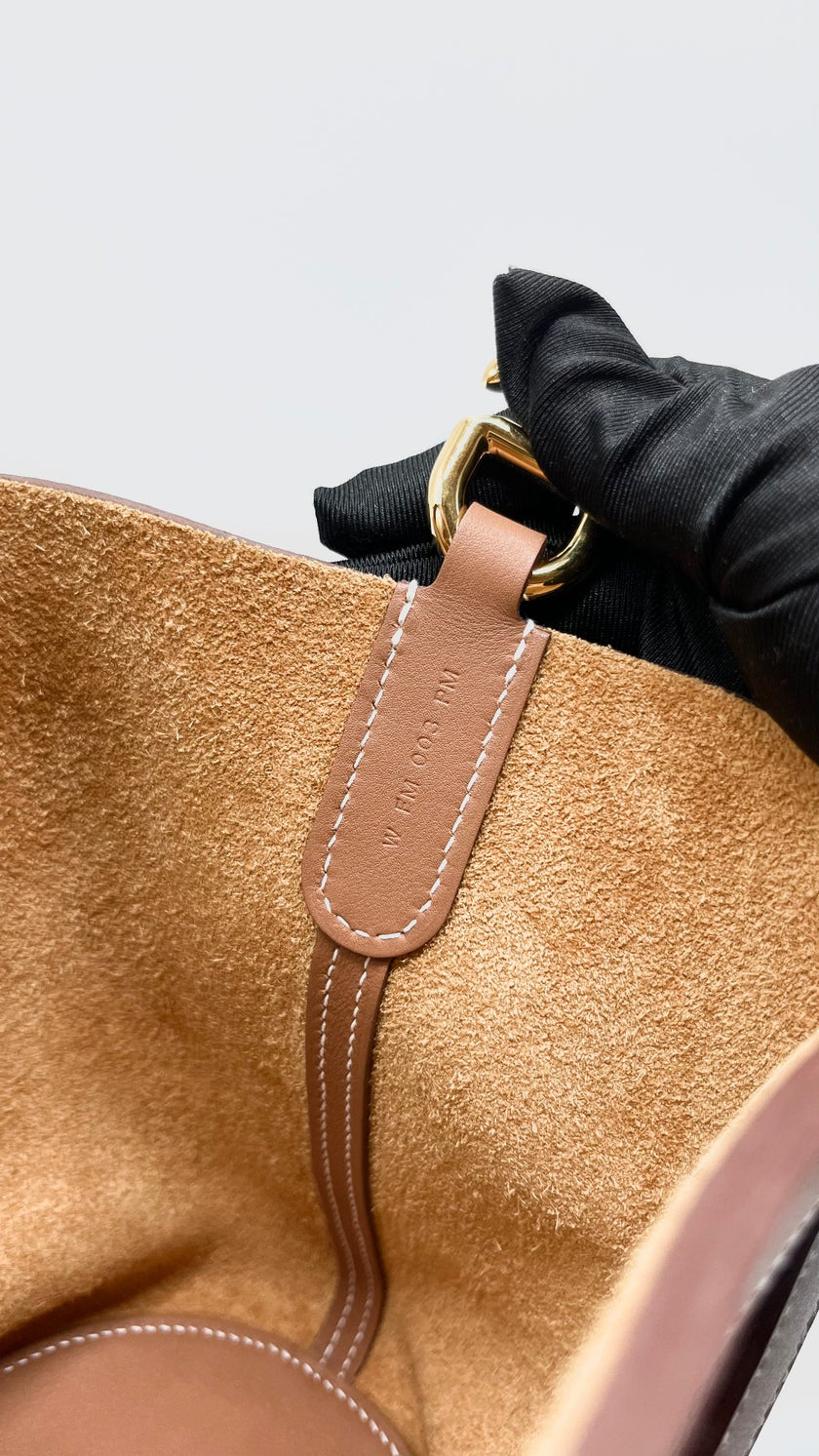 Brand New. Hermes In The Loop 18 Gold Clemence GHW. WFM003PM|5163