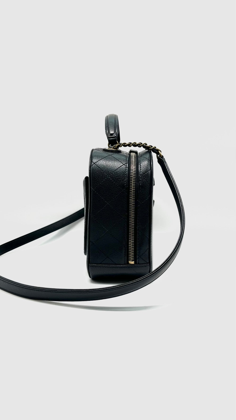 Preowned. Chanel Coco Curve Small Vanity Black In Goatskin And Quilted Calskin. 24574765|11401