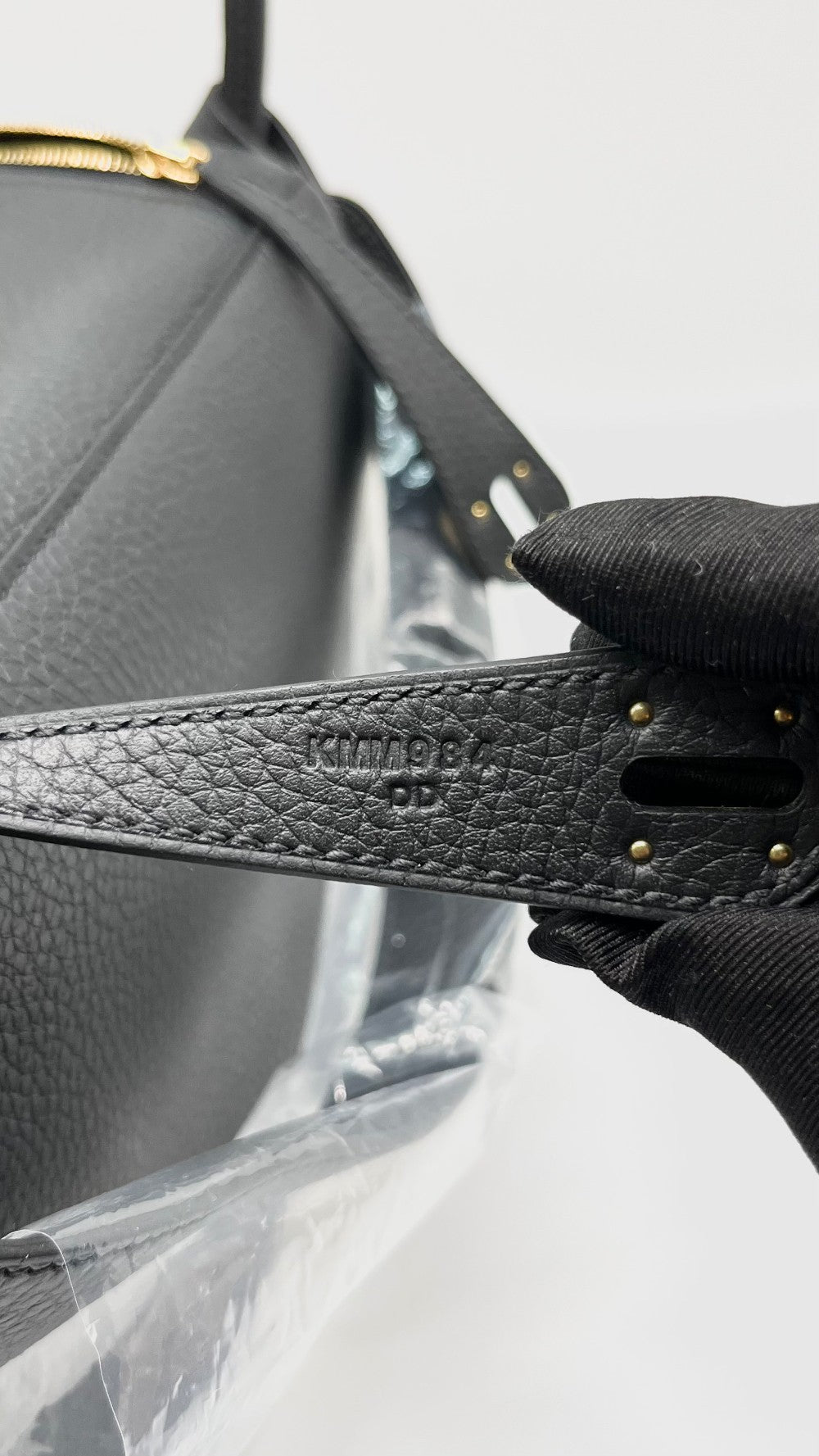 Brand New. Hermes Lindy 26 Black Togo GHW. KMM984DD|10243