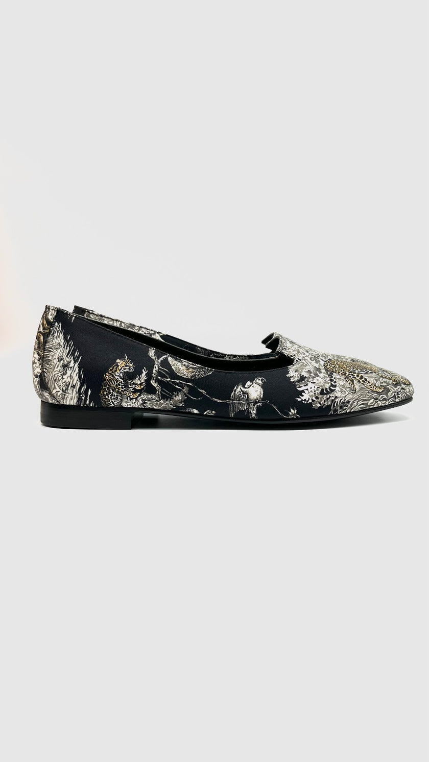 Brand New. Hermes Silk Flats Printed Black & White. 36|10578