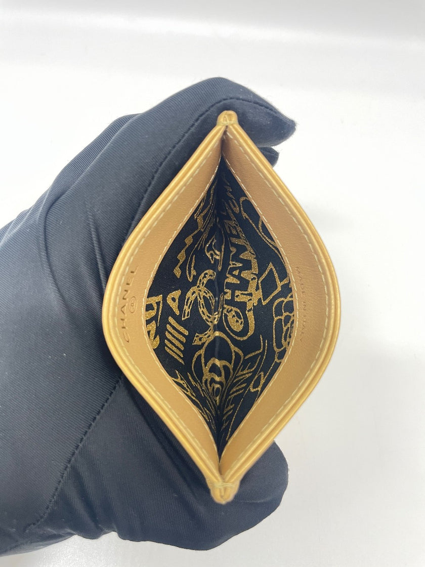 Brand New. Chanel Card Holder Gold. 28039593|12529