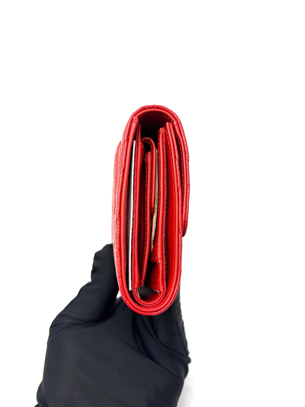 Preowned. Chanel Trifold Red Long Wallet Caviar SHW. 18732120|17972