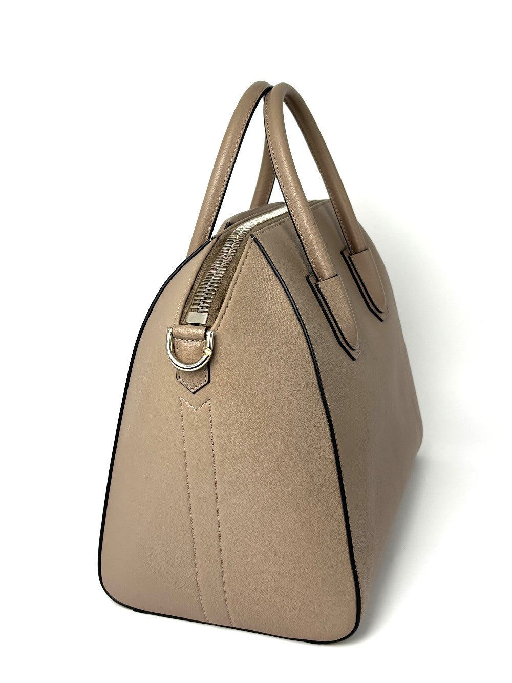 Preowned. Givenchy Antigona Medium Nude. MPB1116|9533