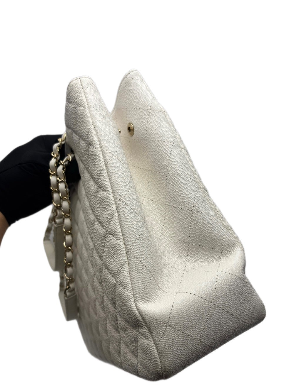 Like New. Chanel White Caviar Shopping Tote GHW. L2T3T9TA|17086