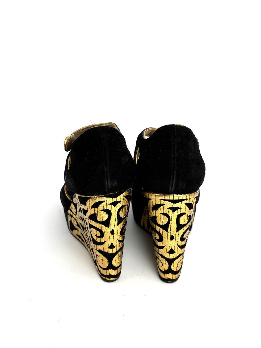 Preowned. Marni Wedge Black/Gold. 39|12648