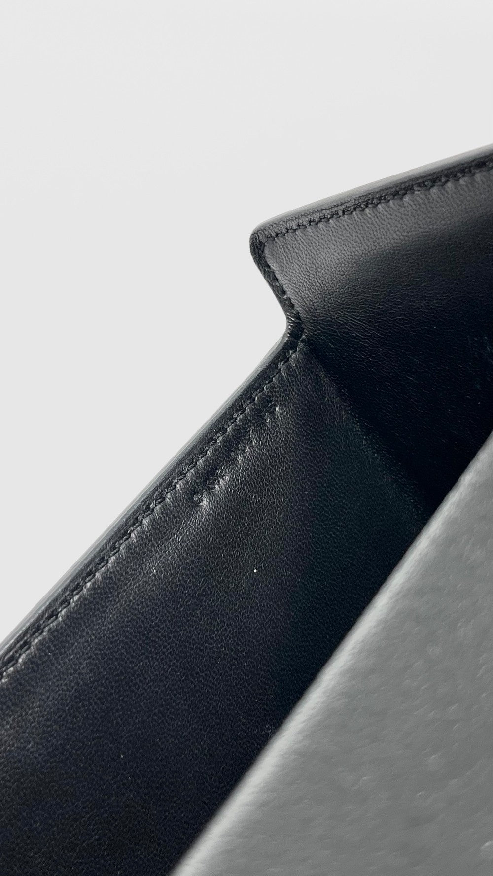 Preowned. Cinhetic Box 18 Chevre Black PHW. CSX007FS|11563