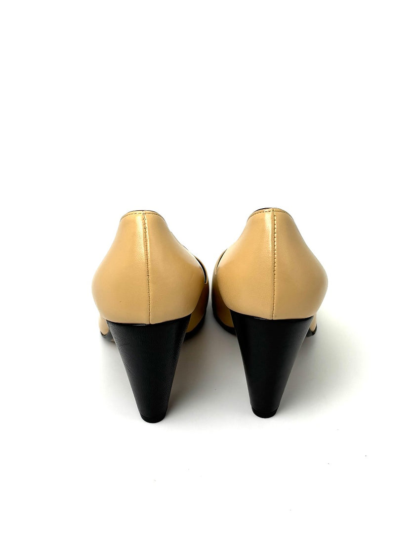 Brand New. Chanel Heel Beige Black Heel. 36|7676