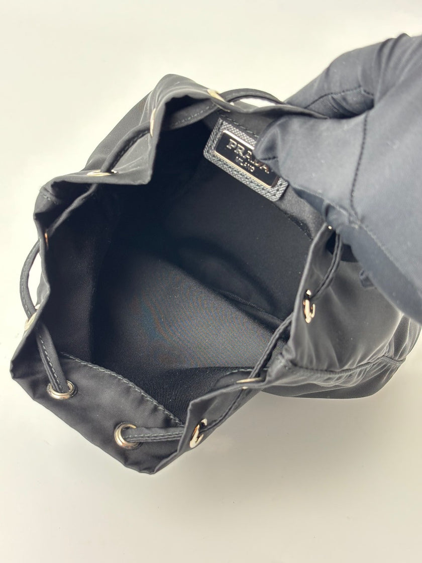 Preowned. Prada Drawstring Clutch Black. 224|5943