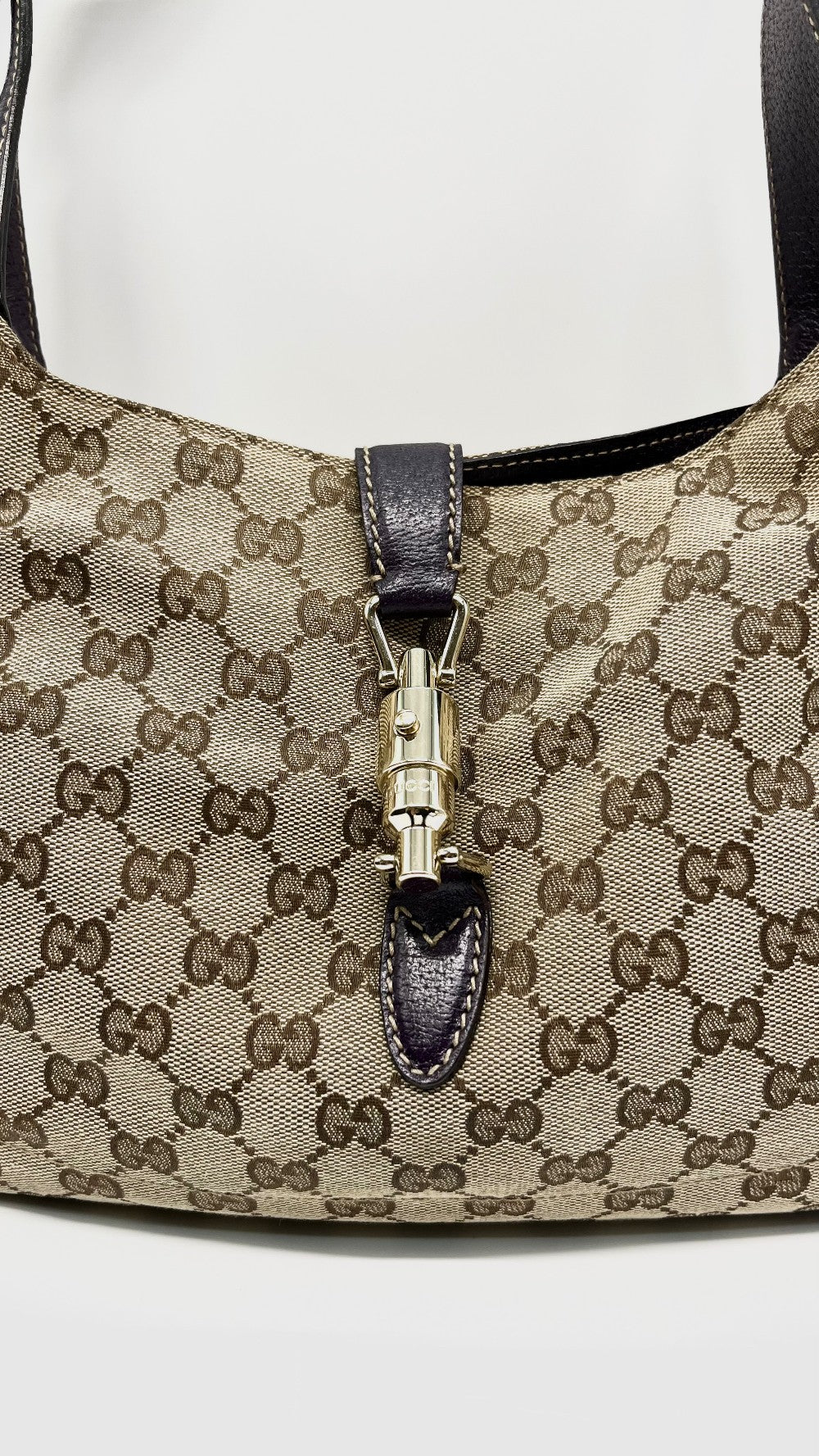 [SALE] Preowned. Gucci Jackie Hobo Canvass Dark Purple. 137335491404|10874