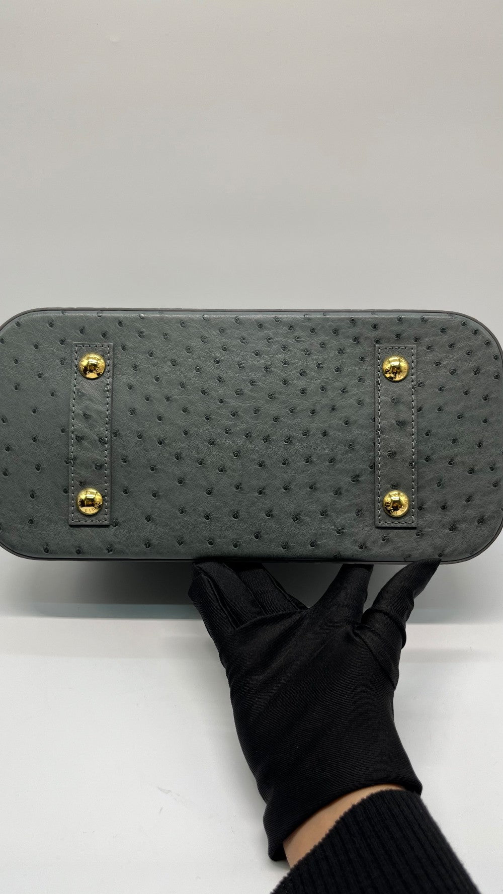 Preowned. LV Alma PM Autruche Ostrich GHW. MI5111|14756