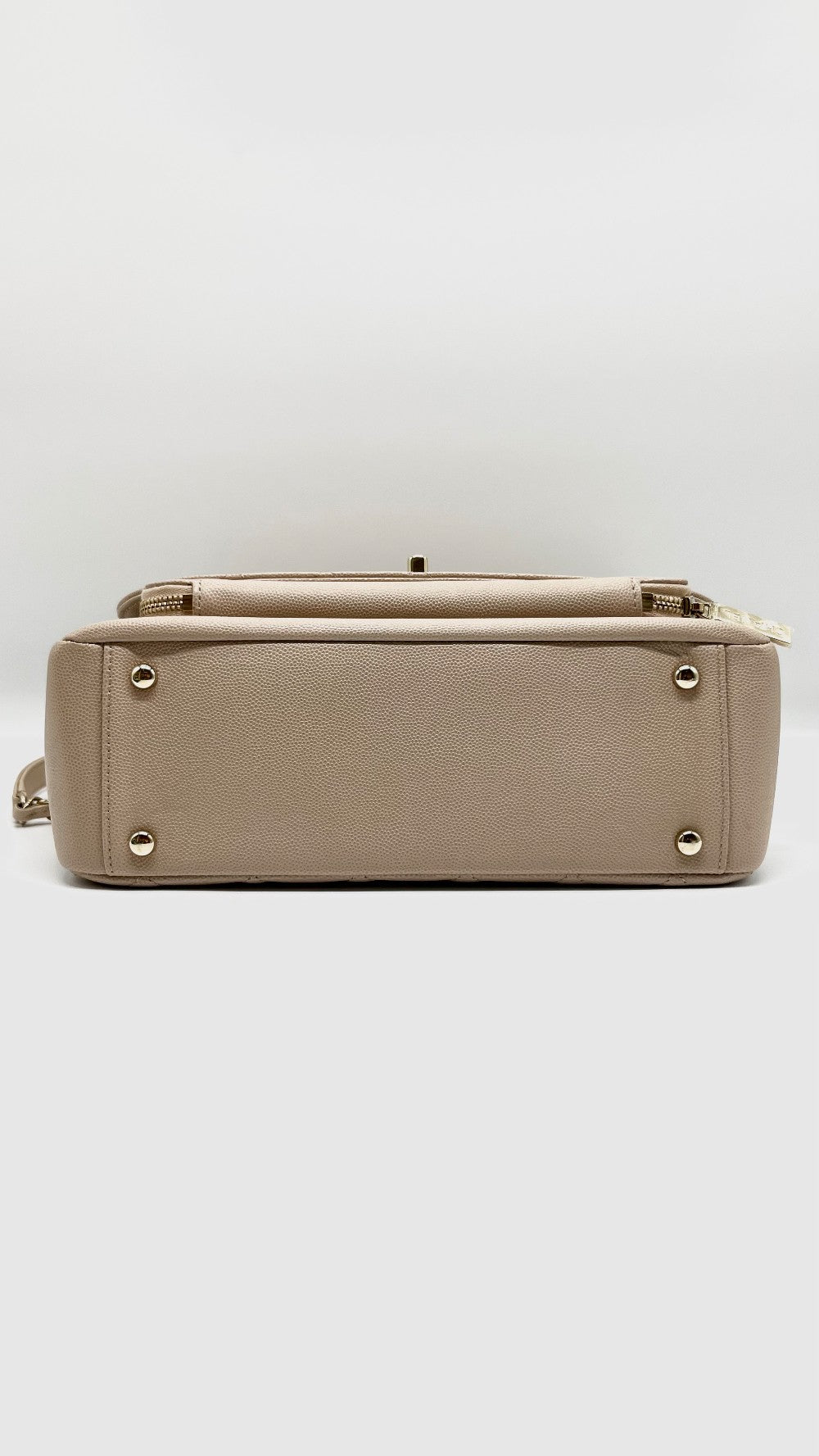 Preowned. Chanel Affinity Flap Bag Beige Caviar Large GHW. 25970507|5500