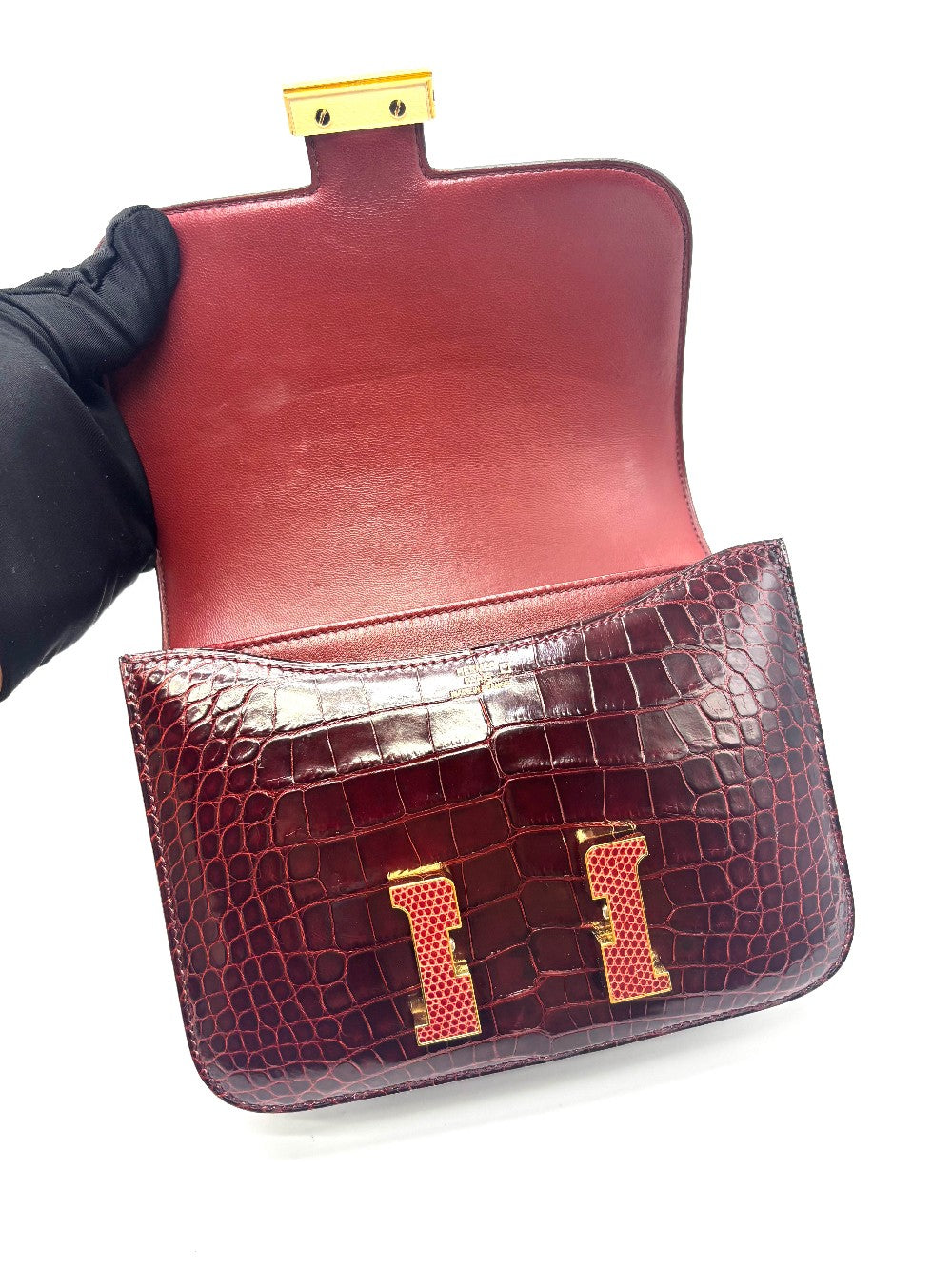 Like New. Hermes Constance 18 Bourgogne/Rouge Moyen Alligator Lizard GHW. R Square 39|17331