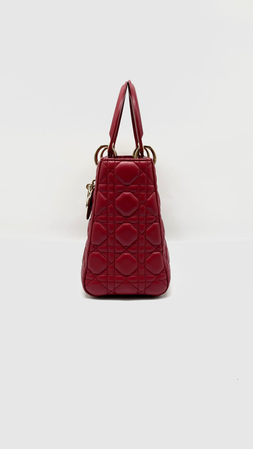 Preowned. Lady Dior Medium Lambskin Red GHW. 18MA0199|11609