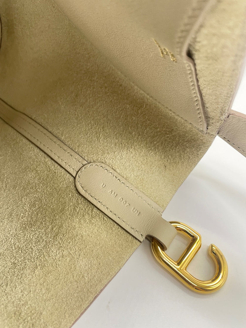 Like New. Hermes In The Loop 18 Clemence Beton GHW. UAM007UH|9125