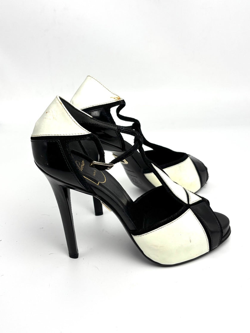Like New. Roger Vivier Heel Black. 34.5|10659