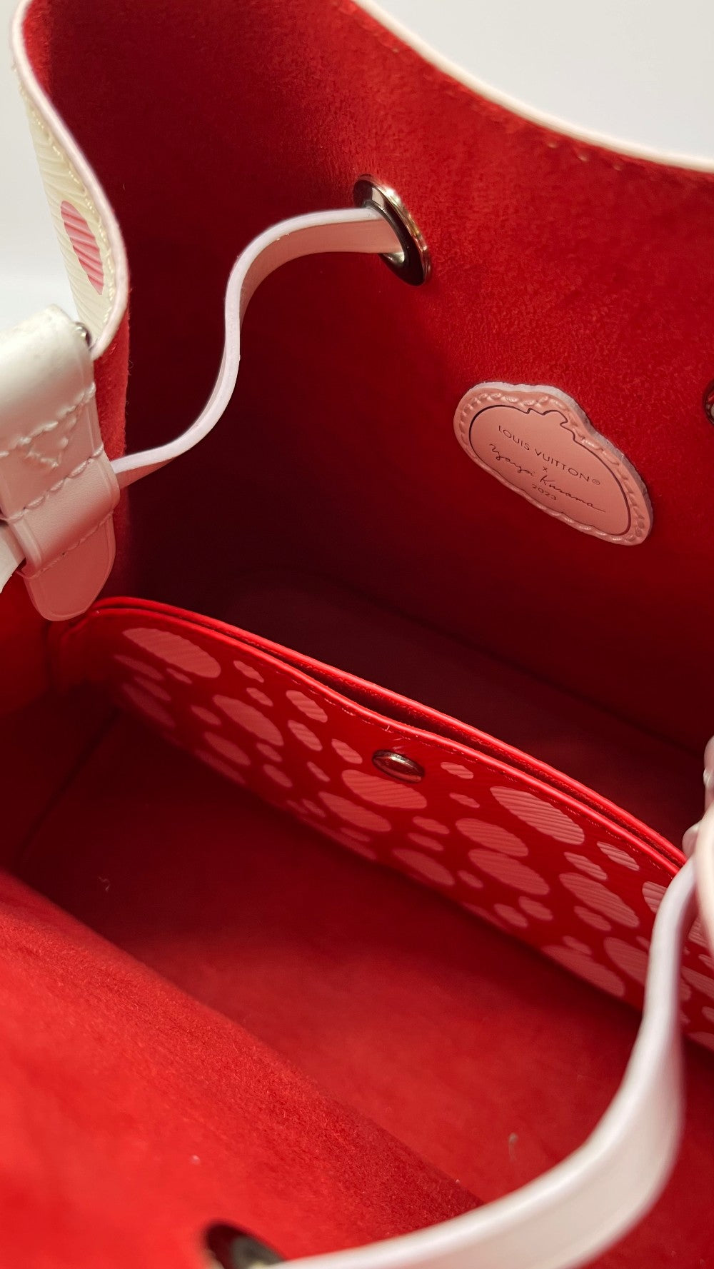 Preowned. LV Neonoe Yayoi Epi SHW. MCHIP|8474