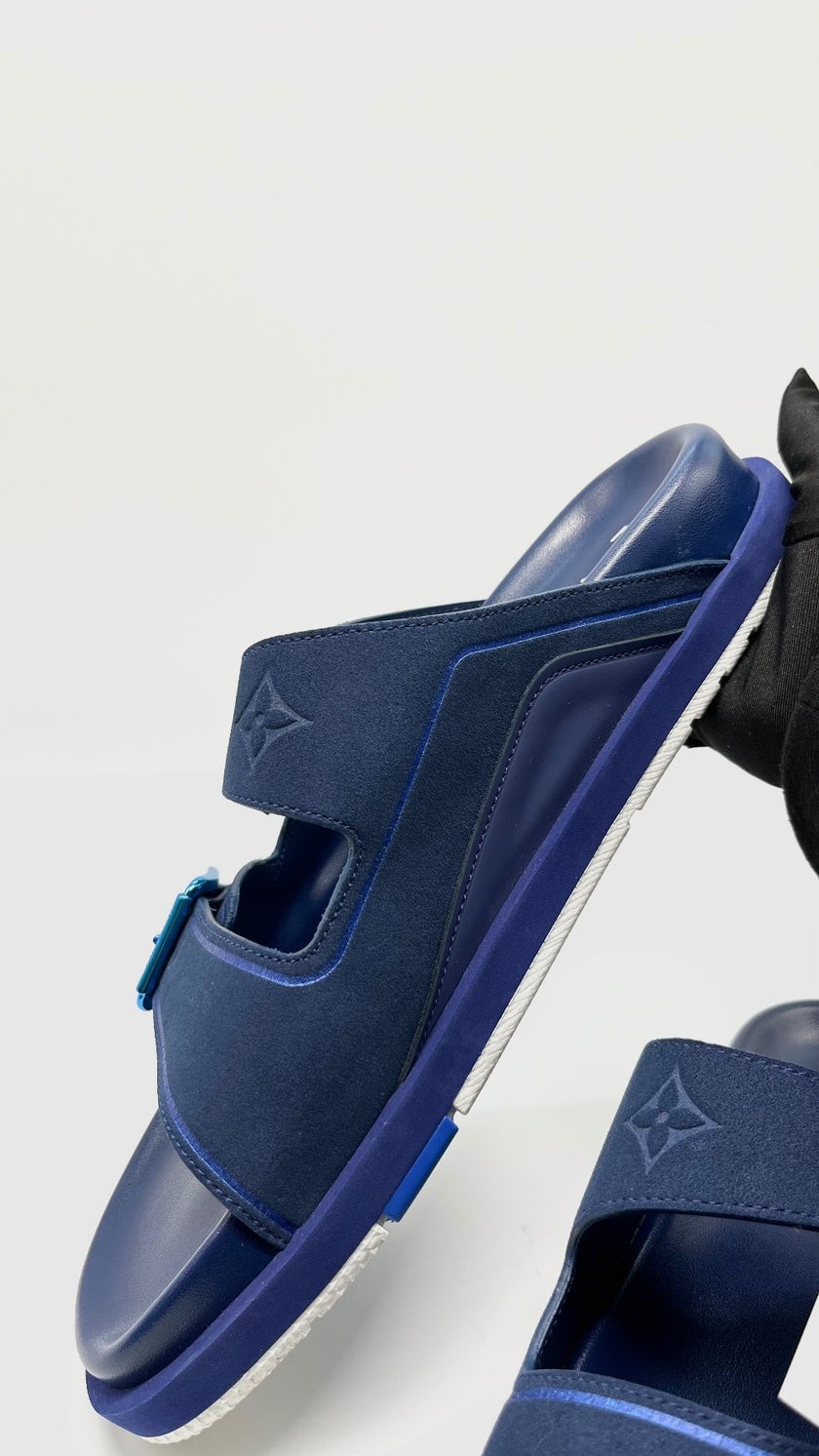 Preowned. LV Trainer Mule Blue. 38|9650