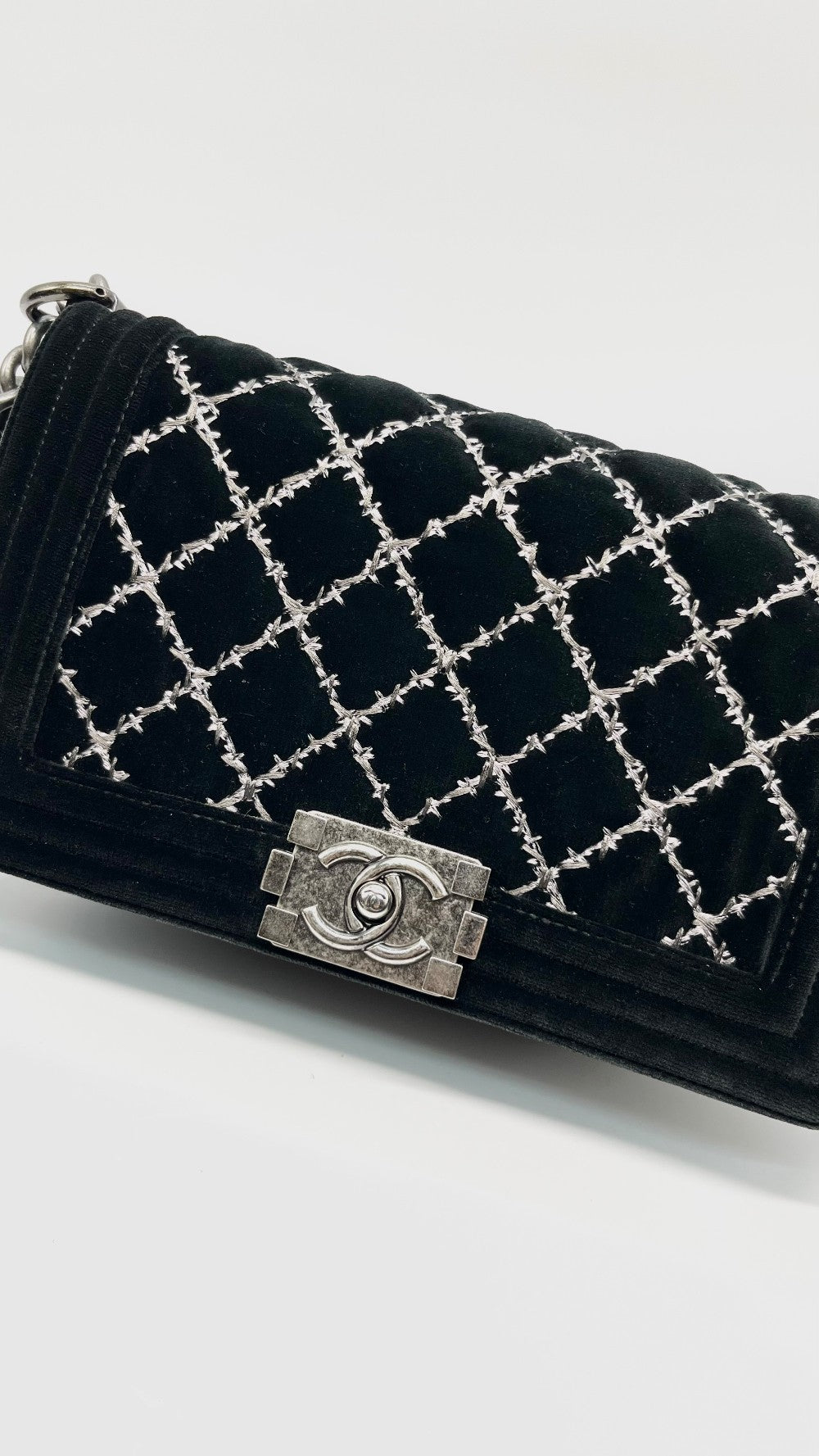 Preowned. Chanel Leboy Old Medium Black Velvet Ruth HW. 19944432|14732