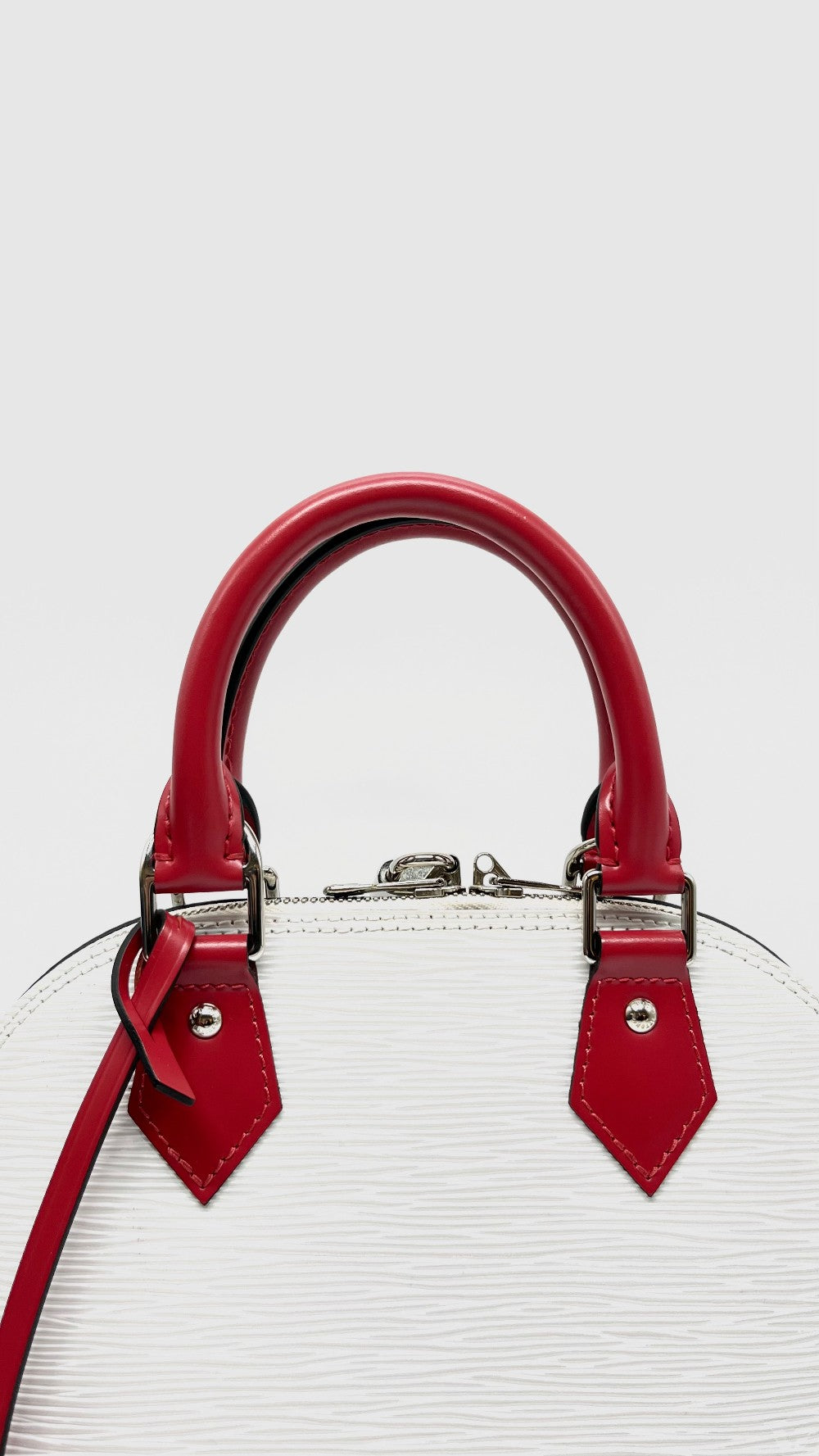 Preowned. LV Alma BB Epi White/Black Red Handle SHW. AA0240|10824