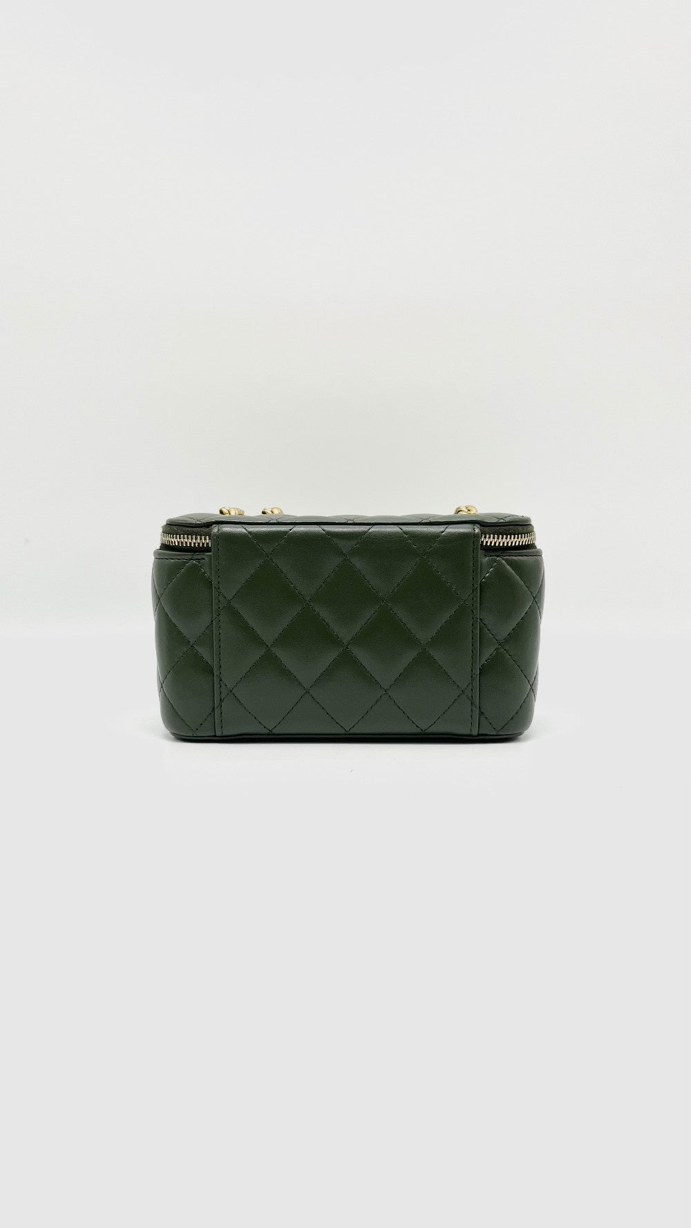 Preowned. Chanel Vanity Pearl Crush Olive Green Calfskin GHW. CL931NNJ|13808
