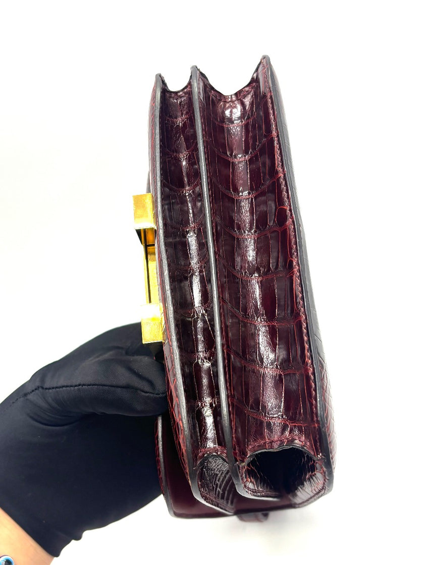 Like New. Hermes Constance 18 Bourgogne/Rouge Moyen Alligator Lizard GHW. R Square 39|17330