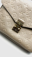 Like New. LV Metis Tourterelle Empreinte. Microchip|15710