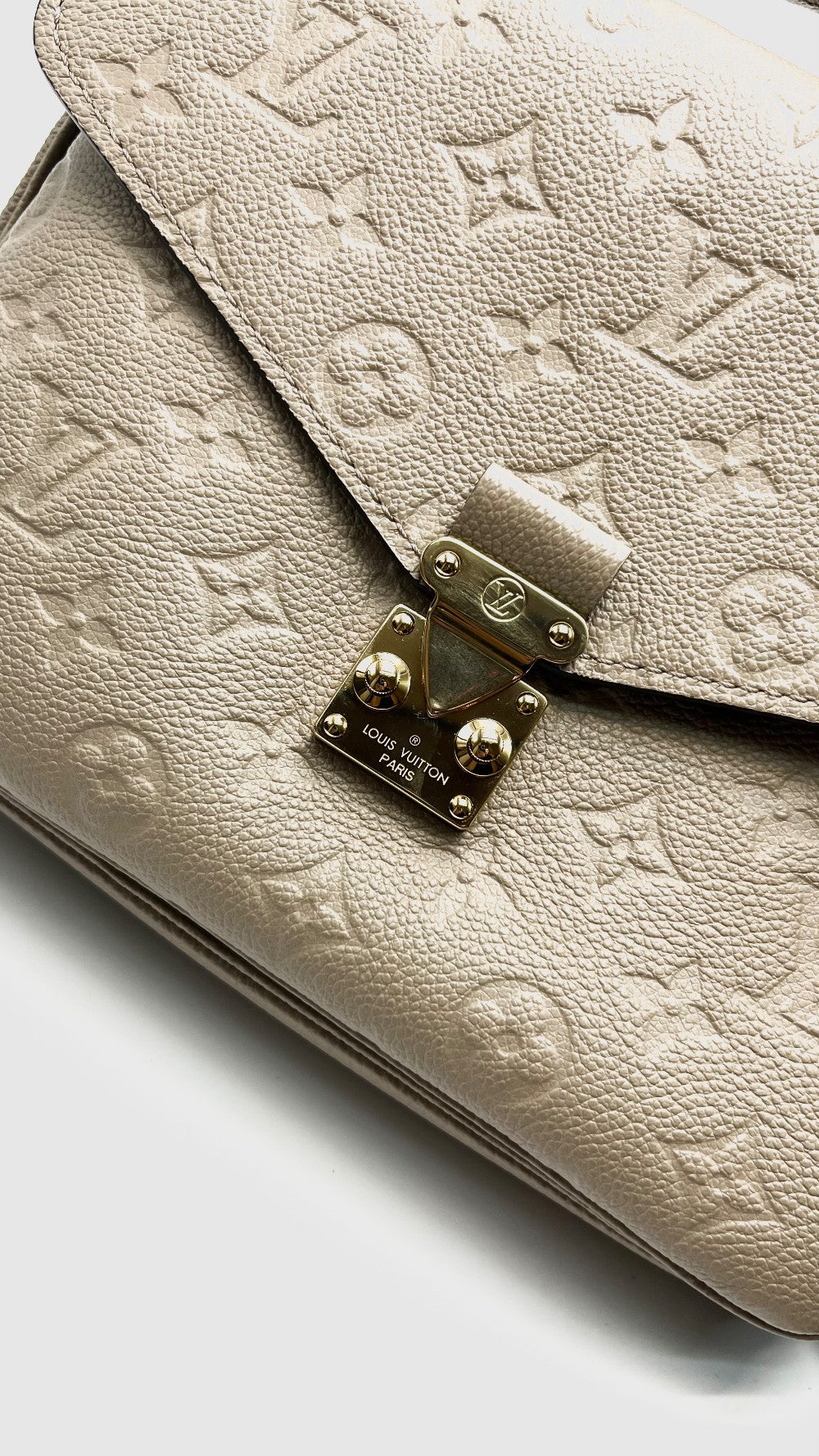 Like New. LV Metis Tourterelle Empreinte. Microchip|15710