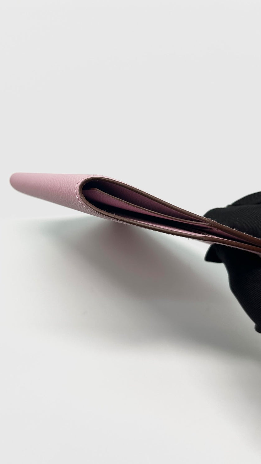 Brand New. Hermes Passport Holder Mauve|9984