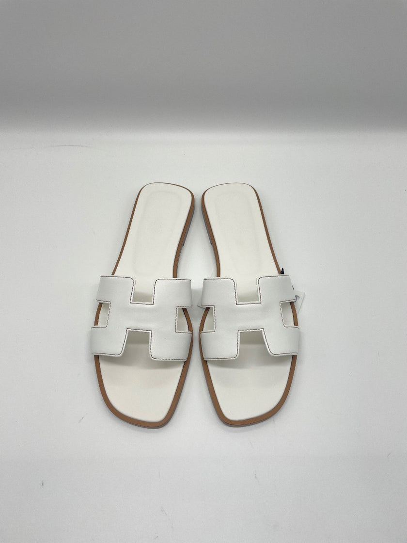 Brand New. Hermes Oran White. 38|9107